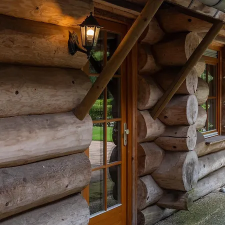 Boomgalows De Roestelberg * 카슈벨