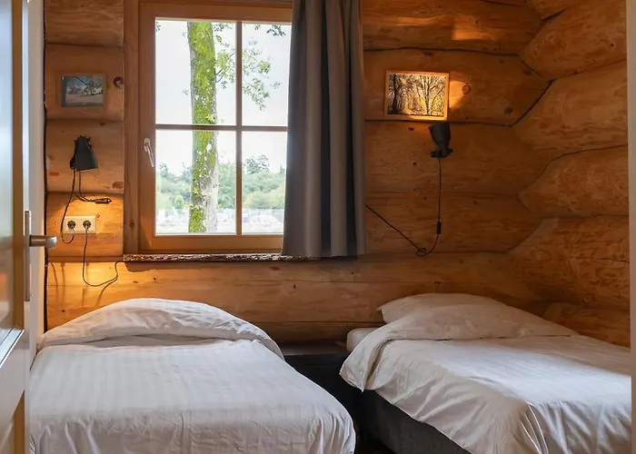 Holiday home Boomgalows De Roestelberg Kaatsheuvel